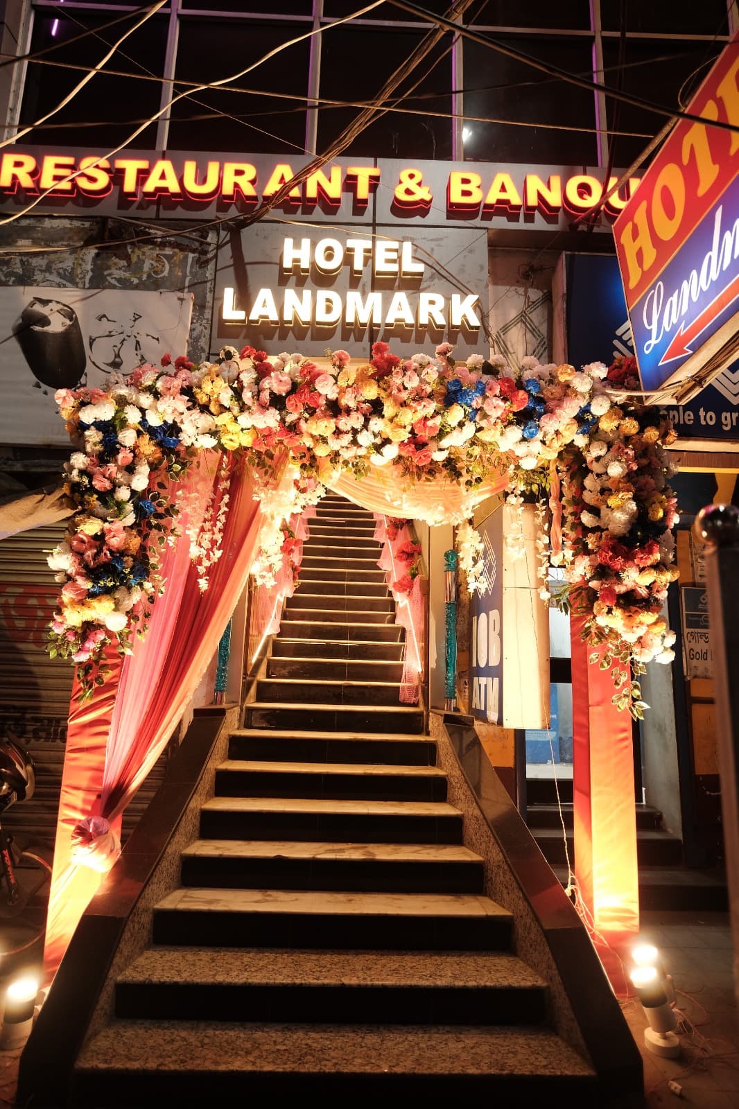 Hotel Landmark Entrance